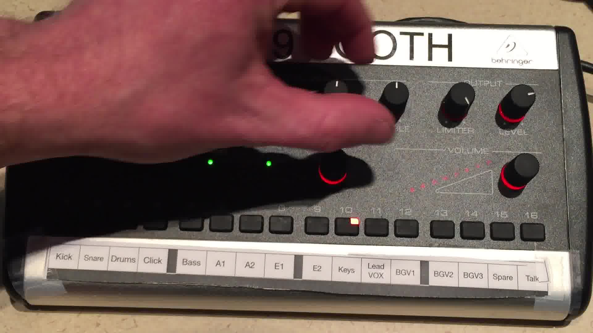behringer p16
