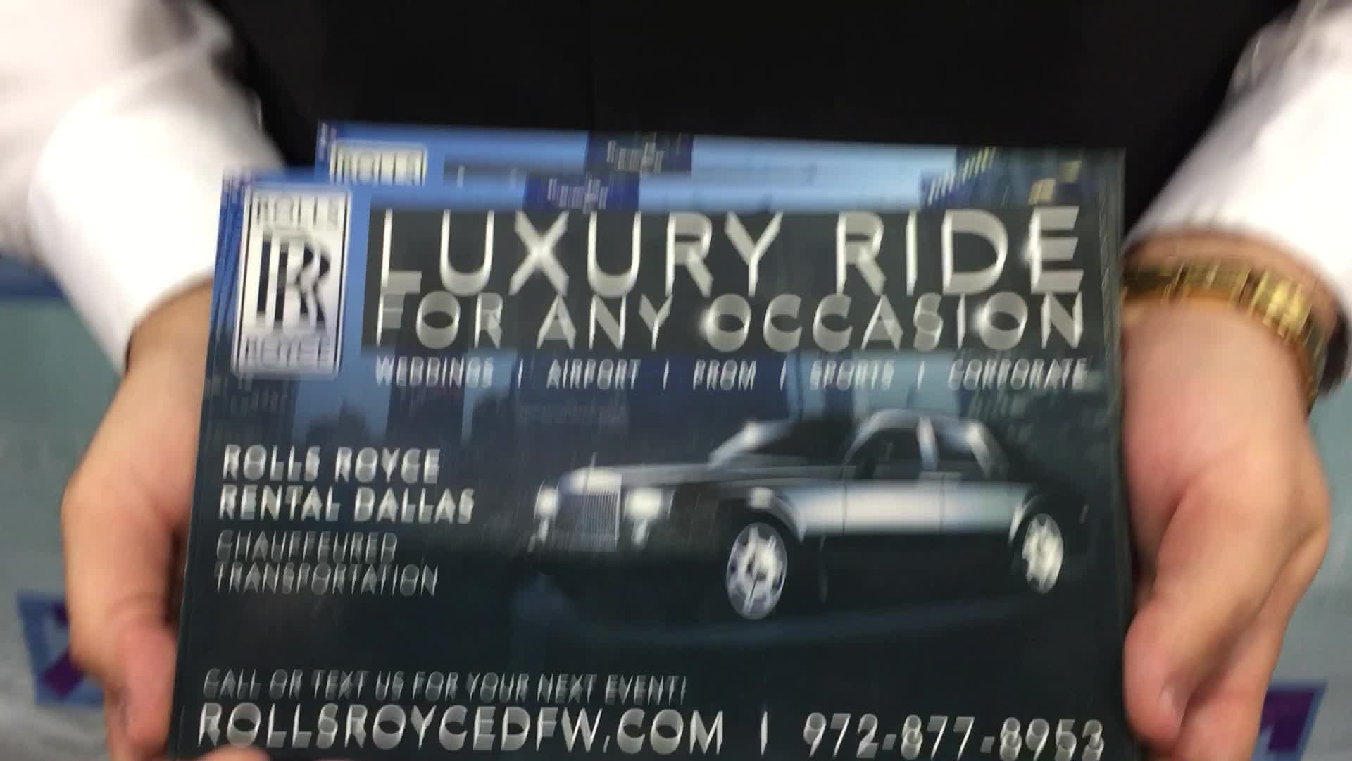 Rolls Royce limousine servi...