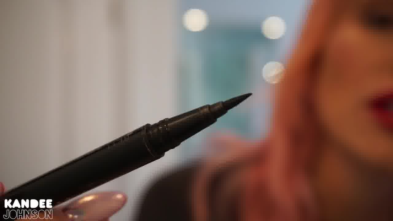   winged eyeliner tutorial